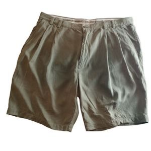 Tommy Bahama 100% Silk Shorts Size 40 Pleated Front Casual Quiet Luxury Chino